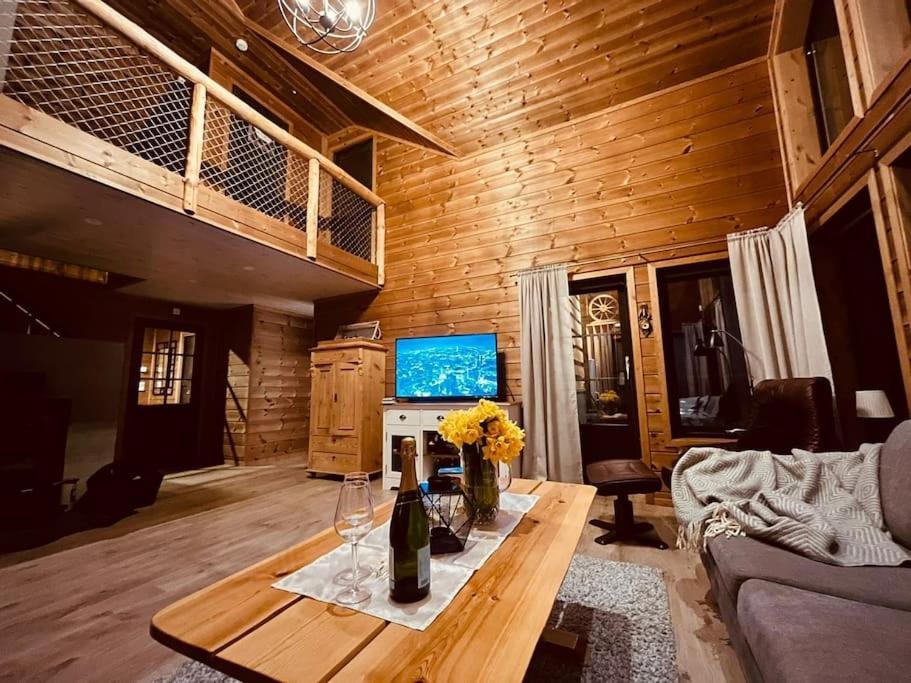 Cabin In Beautiful Surroundings At Harpefossen Nordfjordeid Esterno foto